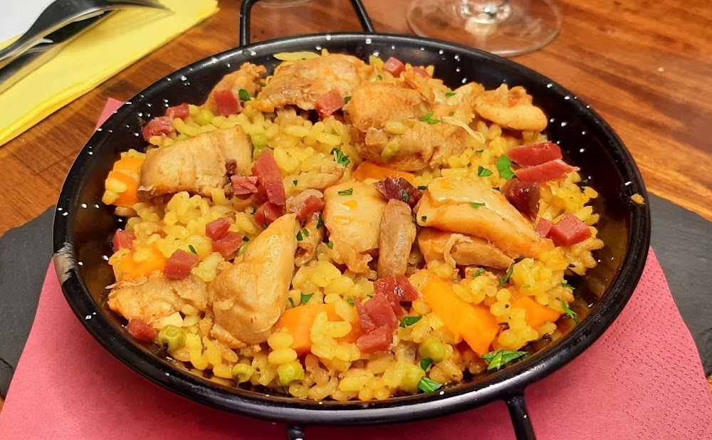 La paella généreuse aux fruits de mer